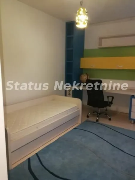 Izdavanje, četvorosoban stan, 80m², Liman 1, Novi Sad Sve Podlokacije