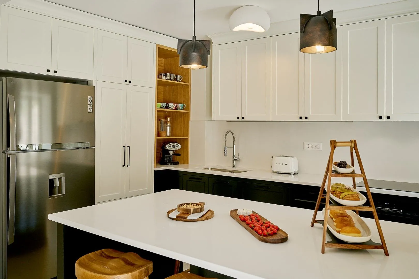 Rent, house, 200m², Dobrota, Kotor