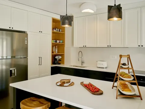 Izdavanje, kuća, 200m², Dobrota, Kotor - image 11