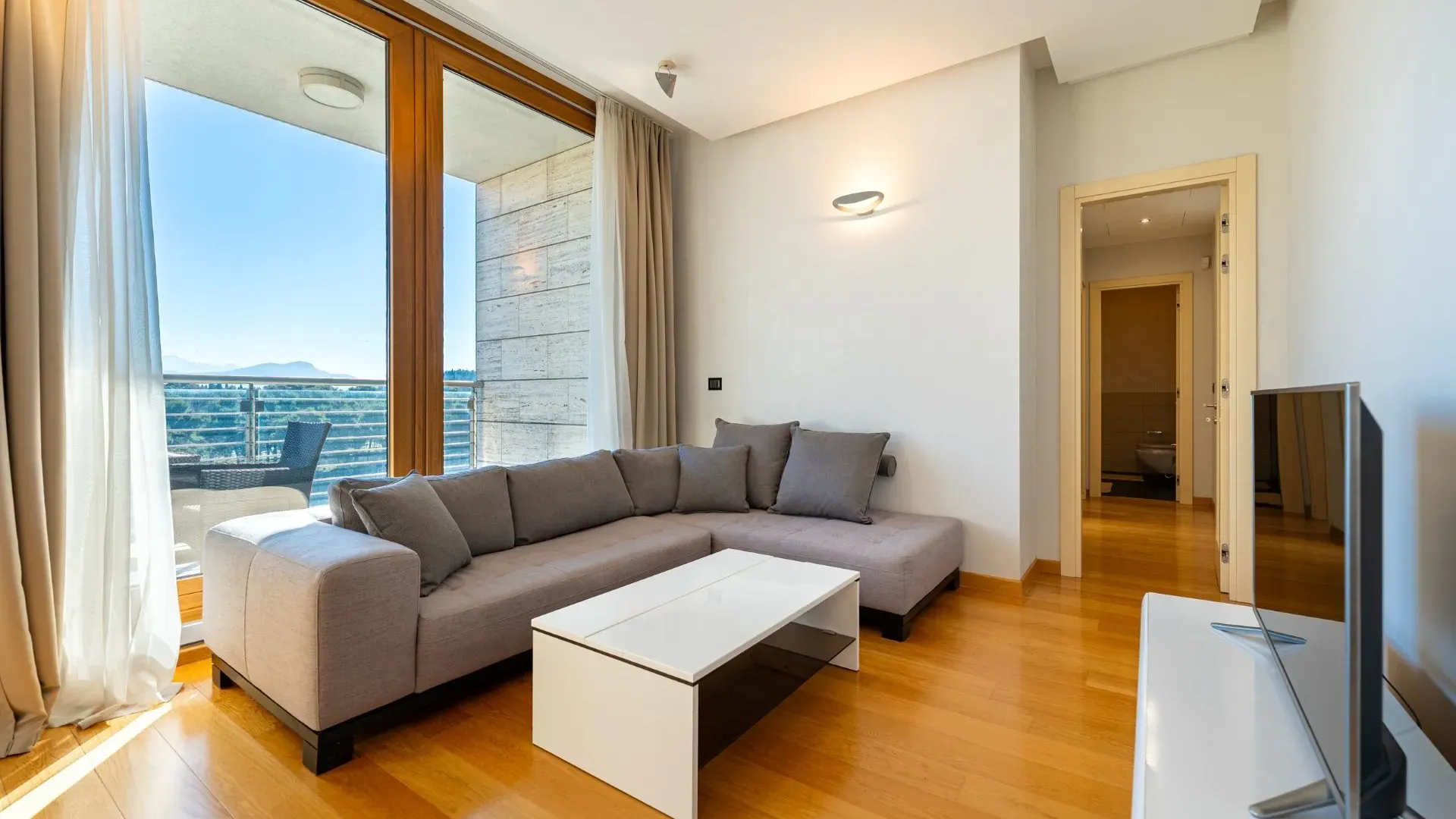 Rent, two bedroom apartment, 94m², Kod Capital Plaze, Podgorica