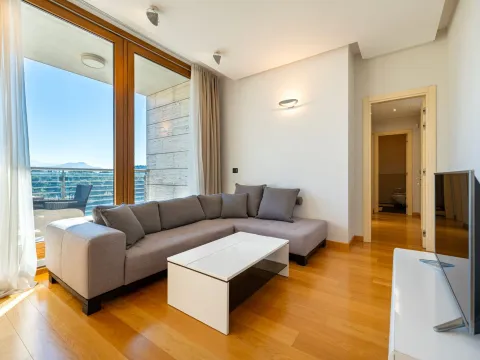 Rent, two bedroom apartment, 94m², Kod Capital Plaze, Podgorica - image 4