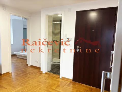 Prodaja, četvorosoban stan, 84m², Lion, Zvezdara Sve Podlokacije - image 4