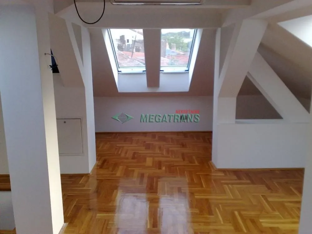 Izdavanje, kuća, 200m², Partizanov Stadion, Beograd