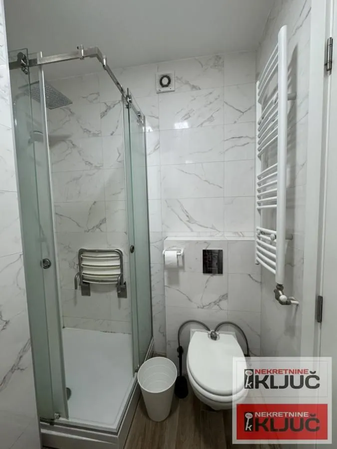 Izdavanje, garsonjera, 25m², Centar, Novi Sad