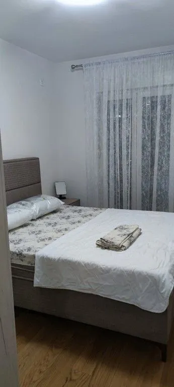 Izdavanje, jednosoban stan, 50m², Central Point, Podgorica