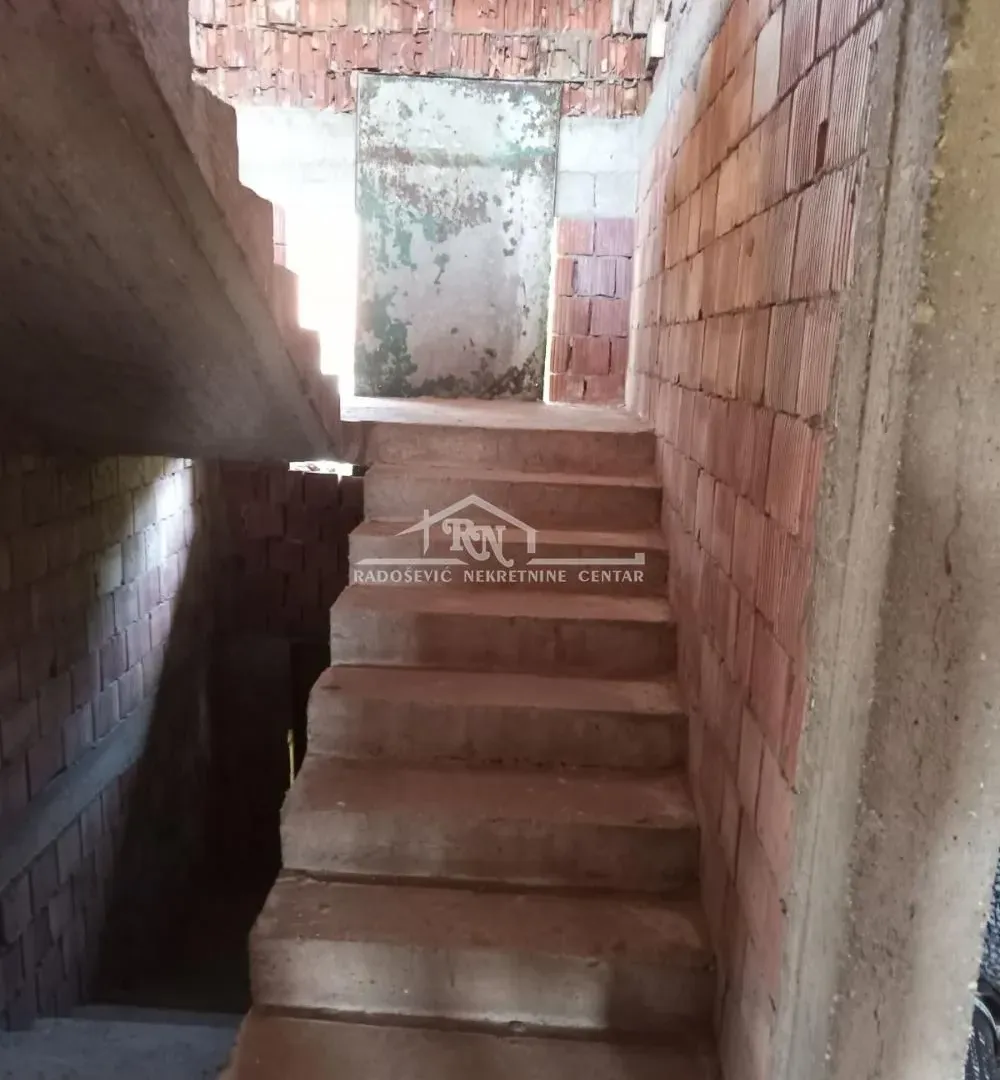 Sale, house, 607m², Lisović, Barajevo