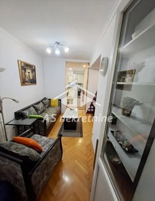 Izdavanje, dvosoban stan, 47m², Slavija, Vračar Sve Podlokacije
