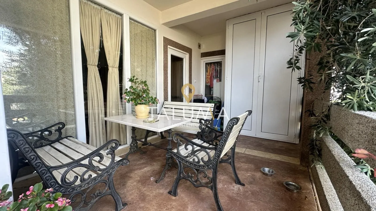 Sale, house, 405m², Stari Aerodrom, Podgorica