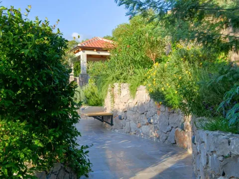 Rent, house, 520m², Đuraševići, Tivat - image 38