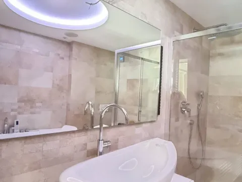 Sale, two bedroom apartment, 114m², Budva, Crna Gora - image 12