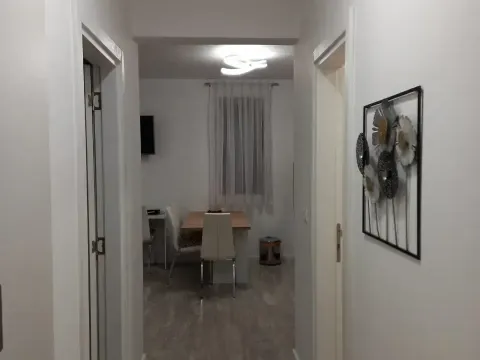 Izdavanje, stan, 58m², Tivat, Crna Gora - image 2