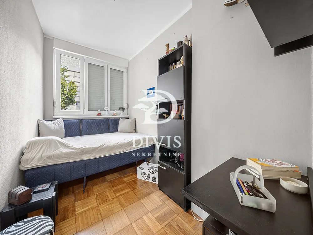 Prodaja, četvorosoban stan, 69m², Profesorska Kolonija, Palilula Sve Podlokacije