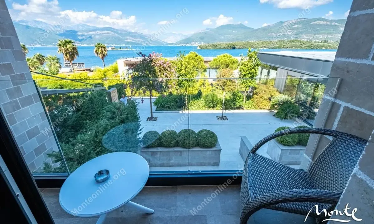 Prodaja, garsonjera, 32m², Bogišići, Tivat