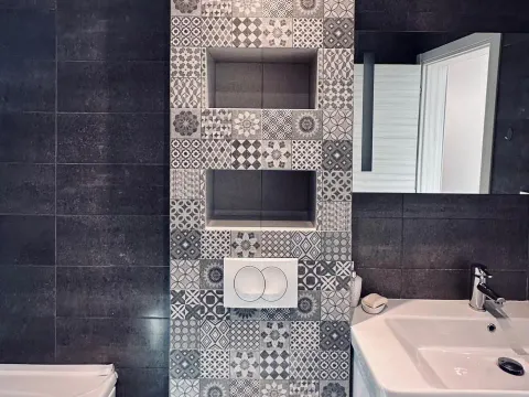 Izdavanje, trosoban stan, 130m², Mažina, Tivat - image 13