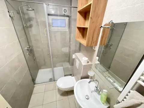 Rent, two bedroom apartment, 61m², Kalenić Pijaca, Vračar Sve Podlokacije - image 8