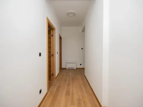 Izdavanje, dvosoban stan, 86m², Kod Capital Plaze, Podgorica - image 12