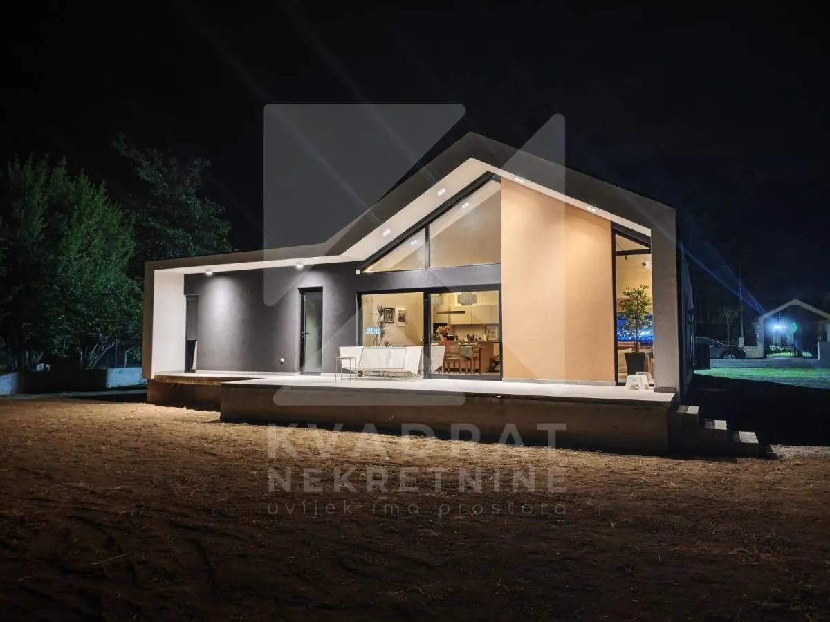 Sale, house, 189m², Grlić, Danilovgrad