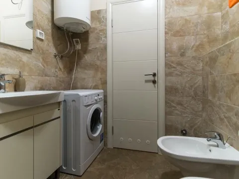 Sale, two bedroom apartment, 84m², Budva, Crna Gora - image 10