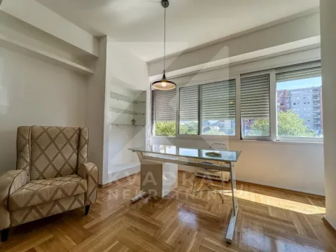 Izdavanje, jednosoban stan, 57m², City Kvart, Podgorica - image 8