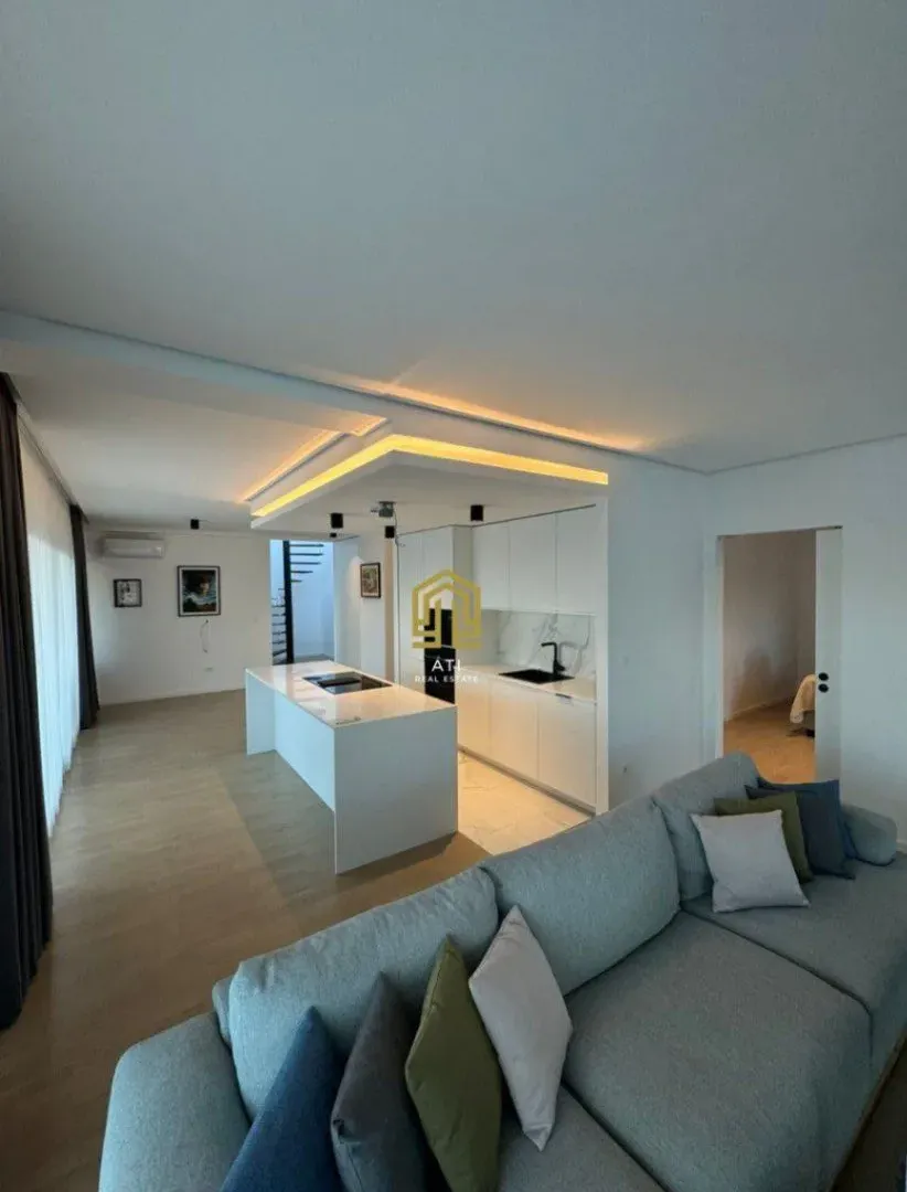 Prodaja, trosoban stan, 263m², Budva, Crna Gora