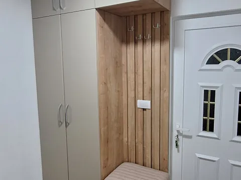 Izdavanje, kuća, 70m², Radanovići, Kotor - image 16