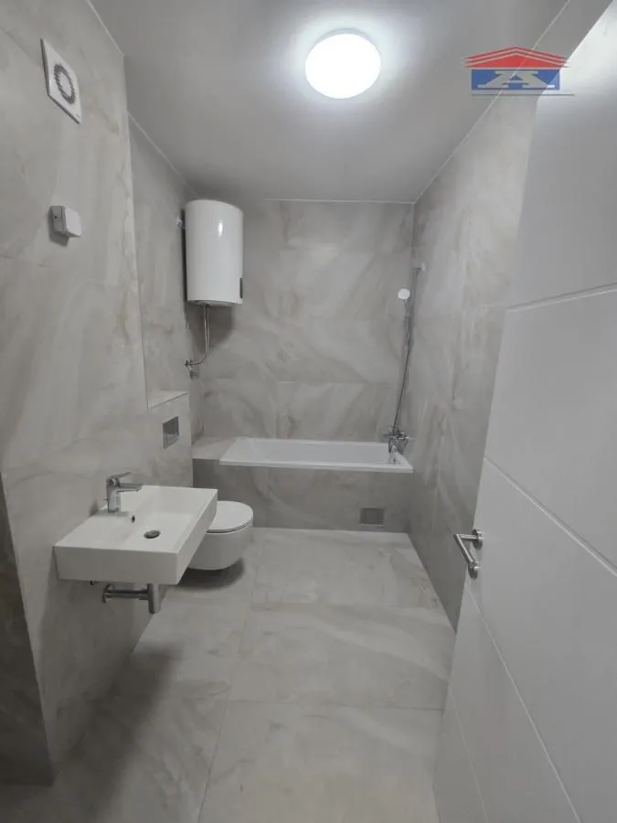 Prodaja, stan, 129m², Salajka, Novi Sad Sve Podlokacije