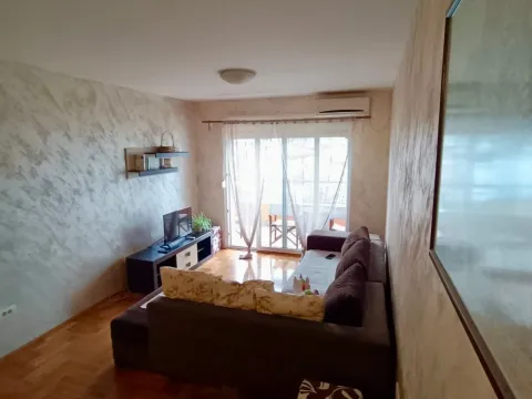 Izdavanje, dvosoban stan, 77m², Bjeliši, Bar - image 1