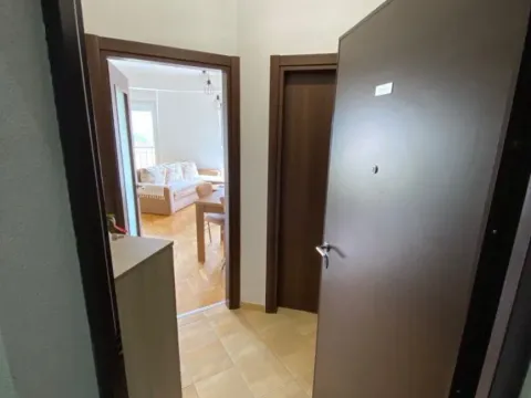 Prodaja, jednosoban stan, 40m², Stari Aerodrom, Podgorica - image 3