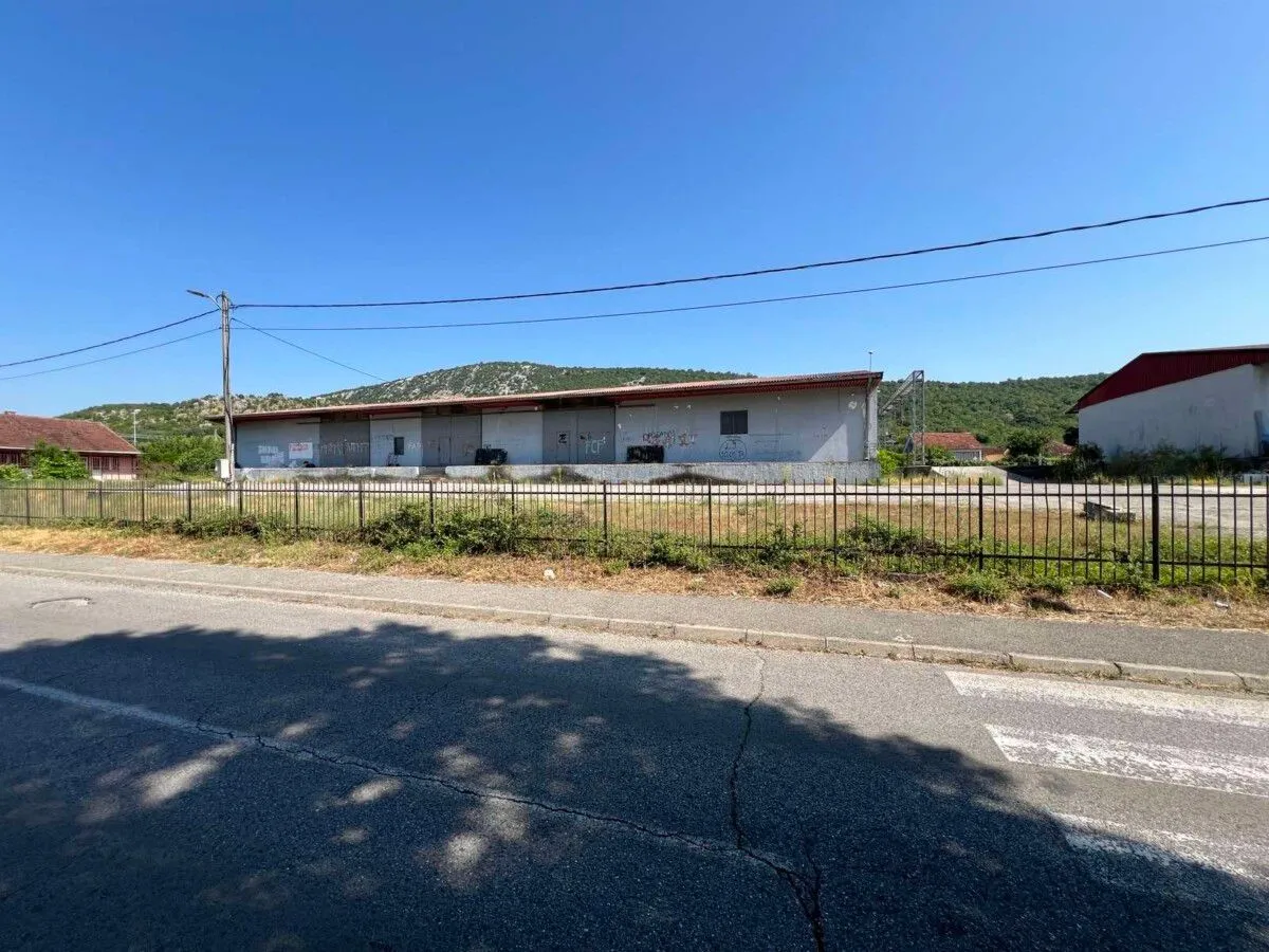 Rent, office space, 1500m², Spuž, Danilovgrad