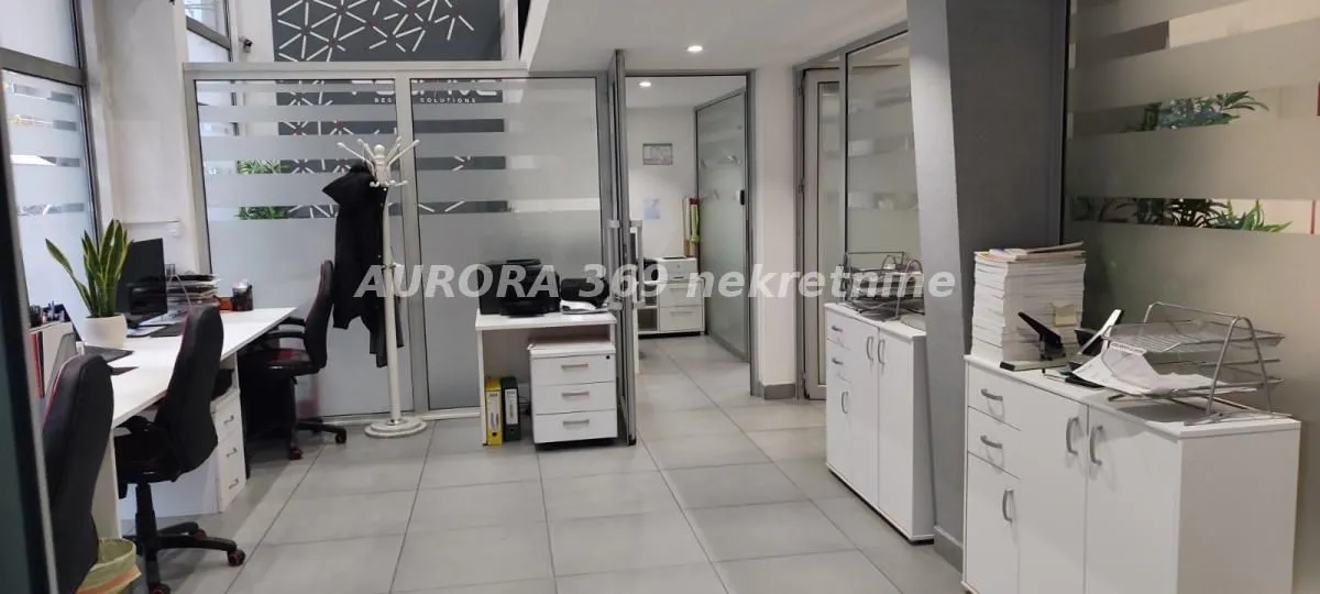Sale, office space, 274m², Grbavica, Novi Sad Sve Podlokacije