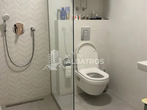 Izdavanje, dvosoban stan, 80m², Centar, Bar - image 9