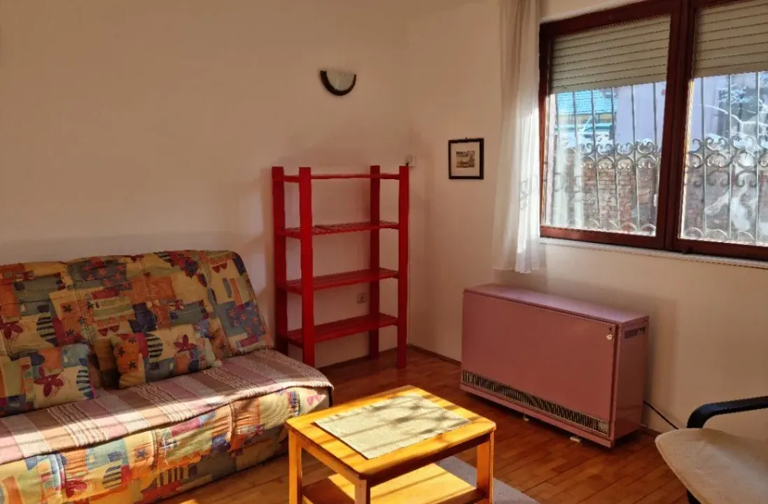 Izdavanje, jednosoban stan, 34m², Zemun Centar, Zemun Sve Podlokacije