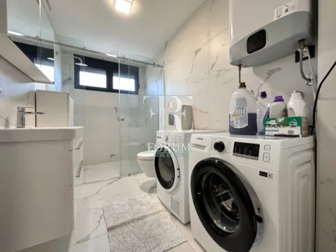 Izdavanje, trosoban stan, 130m², Blok 9, Podgorica - image 8