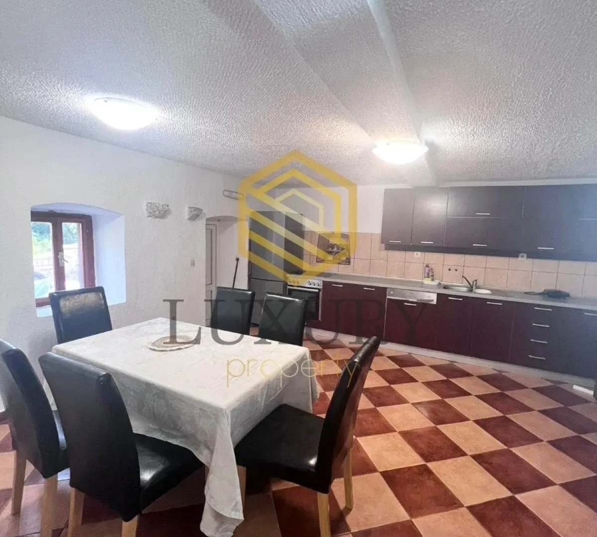 Sale, house, 425m², Rijeka Reževići, Budva