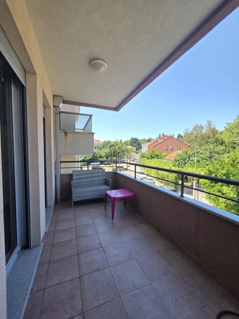 Izdavanje, trosoban stan, 125m², Gorica C, Podgorica