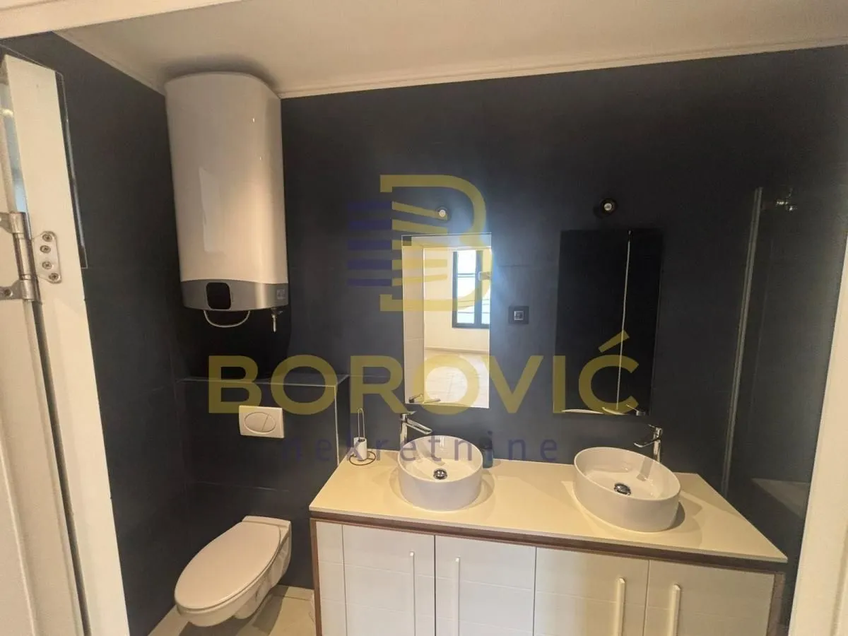 Rent, four bedroom apartment, 123m², Čubura, Beograd