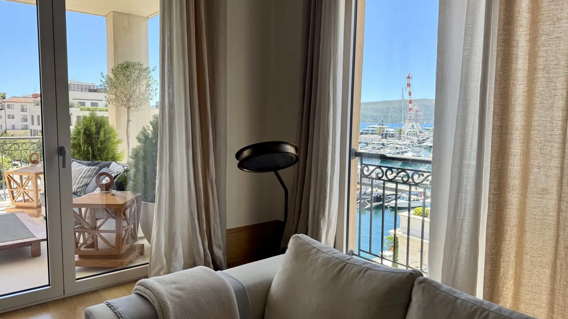 Izdavanje, trosoban stan, 223m², Porto Montenegro, Tivat