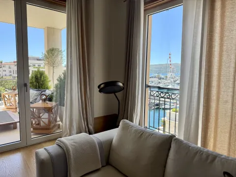 Izdavanje, trosoban stan, 223m², Porto Montenegro, Tivat - image 4