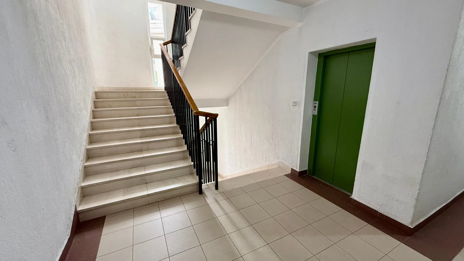 Prodaja, dvosoban stan, 90m², Preko Morače, Podgorica
