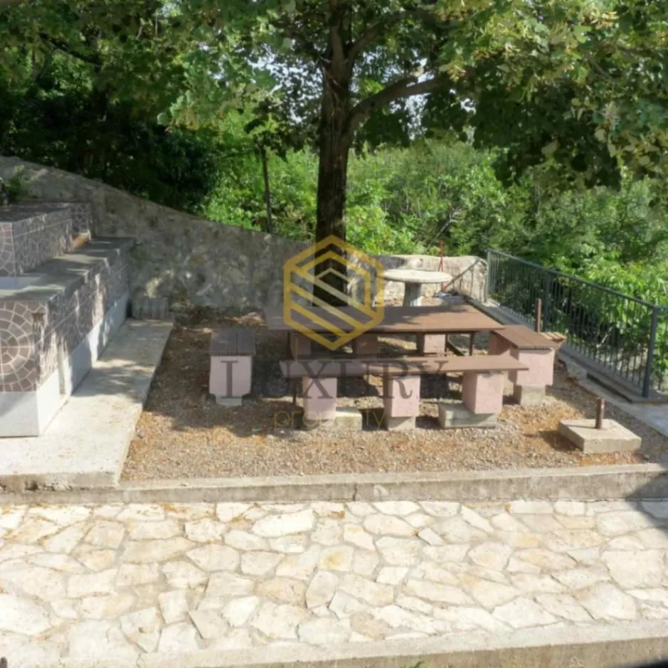 Rent, house, 200m², Masline, Podgorica