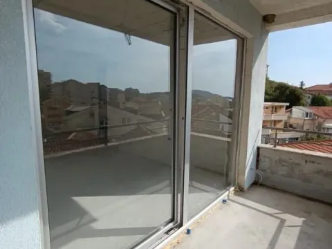 Sale, two bedroom apartment, 57m², Bečići, Budva