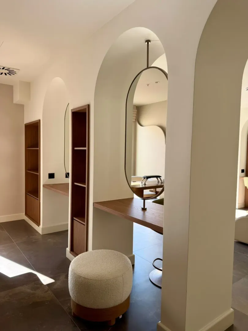Rent, office space, 42m², Opatovo, Tivat
