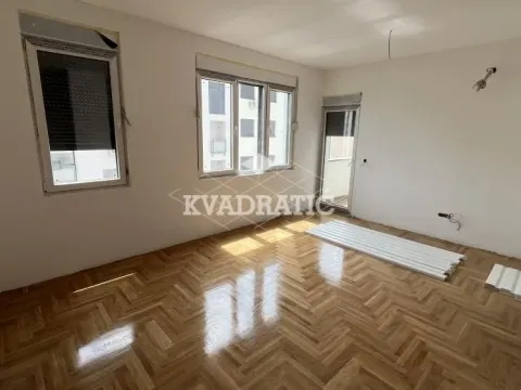 Prodaja, trosoban stan, 79m², Crveni Krst, Beograd