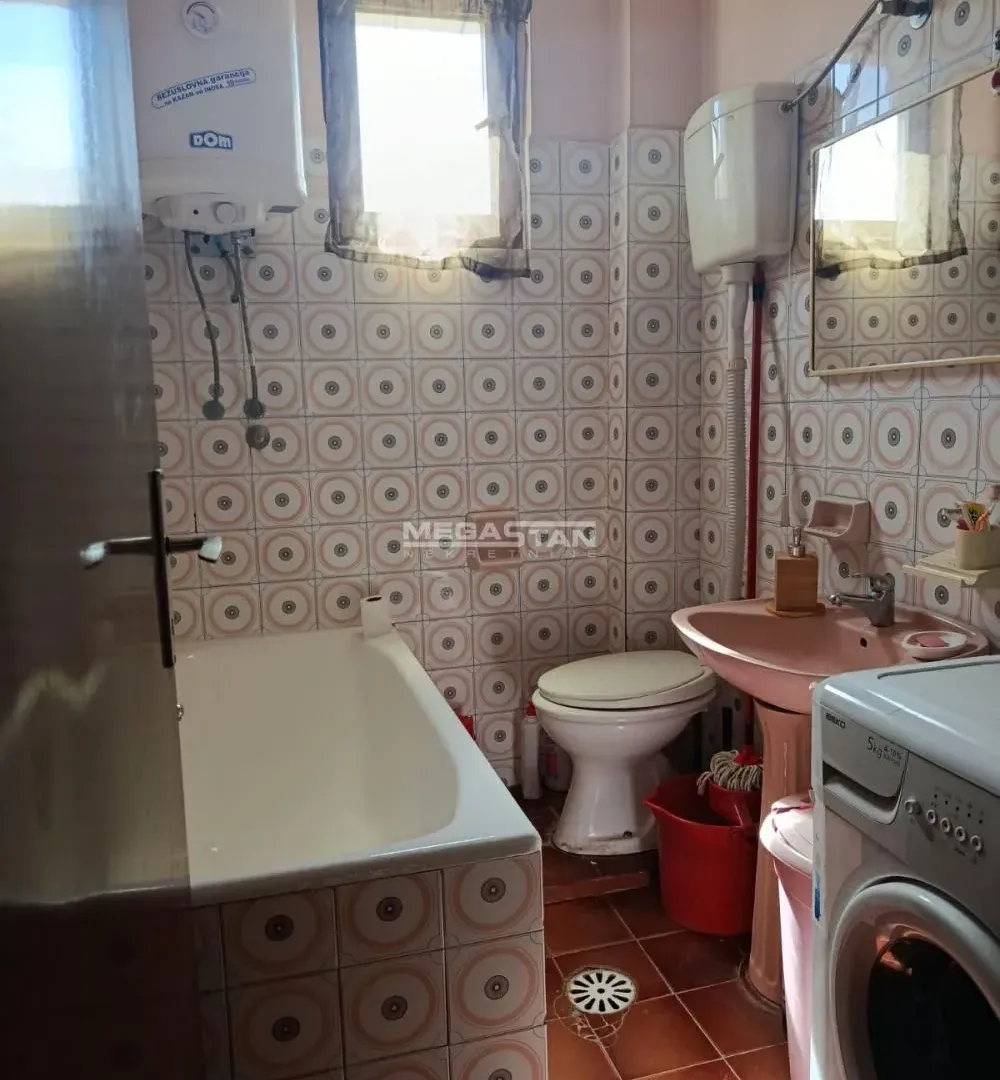 Sale, house, 270m², Mali Mokri Lug, Zvezdara Sve Podlokacije