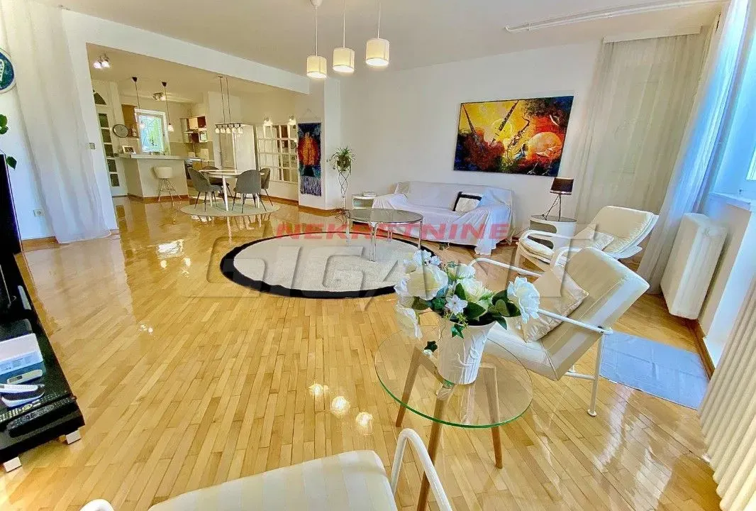 Sale, house, 257m², Filmski Grad, Beograd