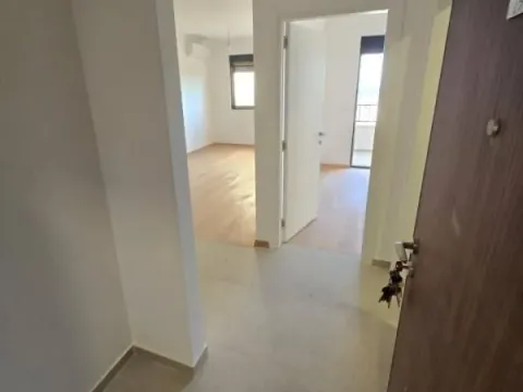 Sale, one bedroom apartment, 43m², Bečići, Budva - image 3