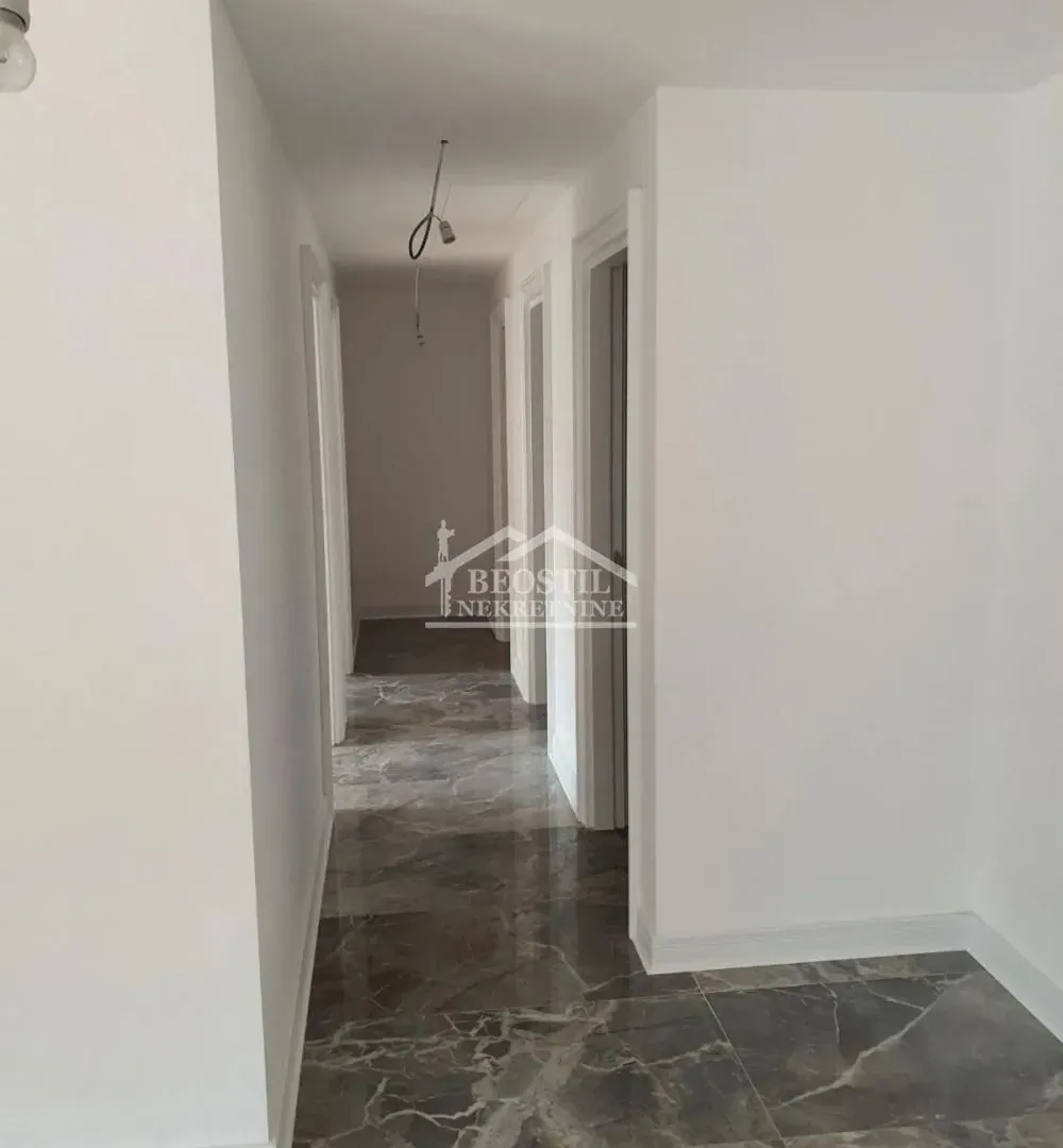 Rent, office space, 77m², Slavujev Venac, Zvezdara Sve Podlokacije