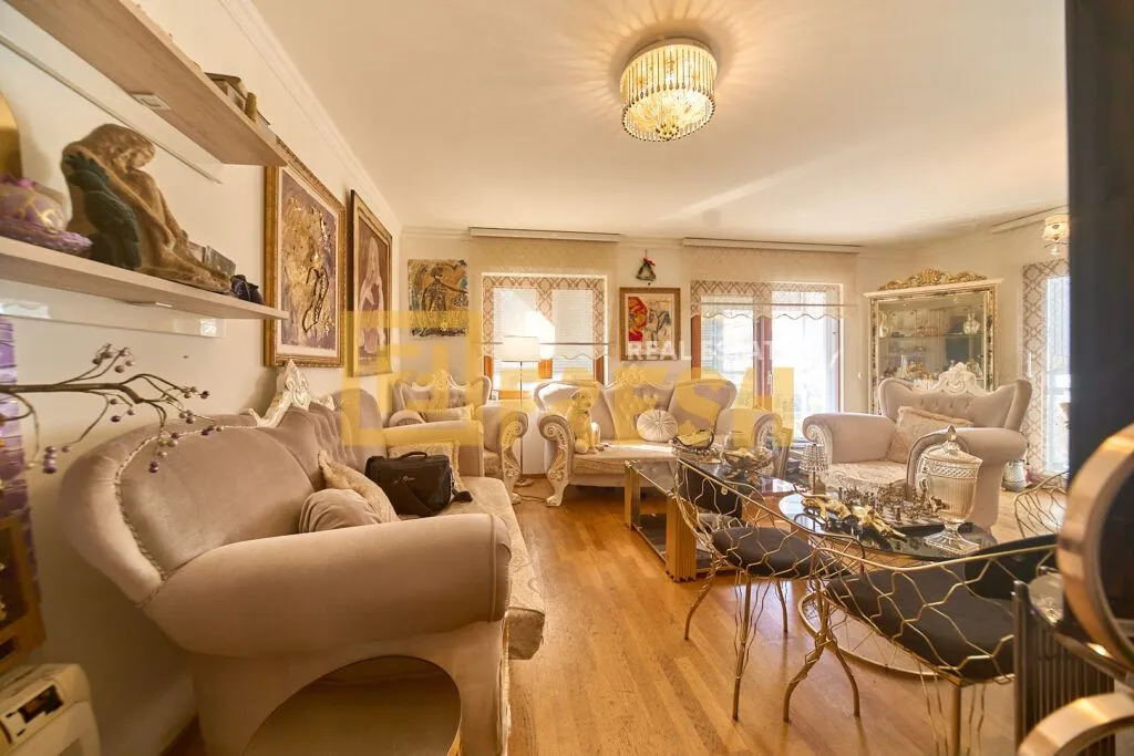 Prodaja, trosoban stan, 120m², Tološi, Podgorica