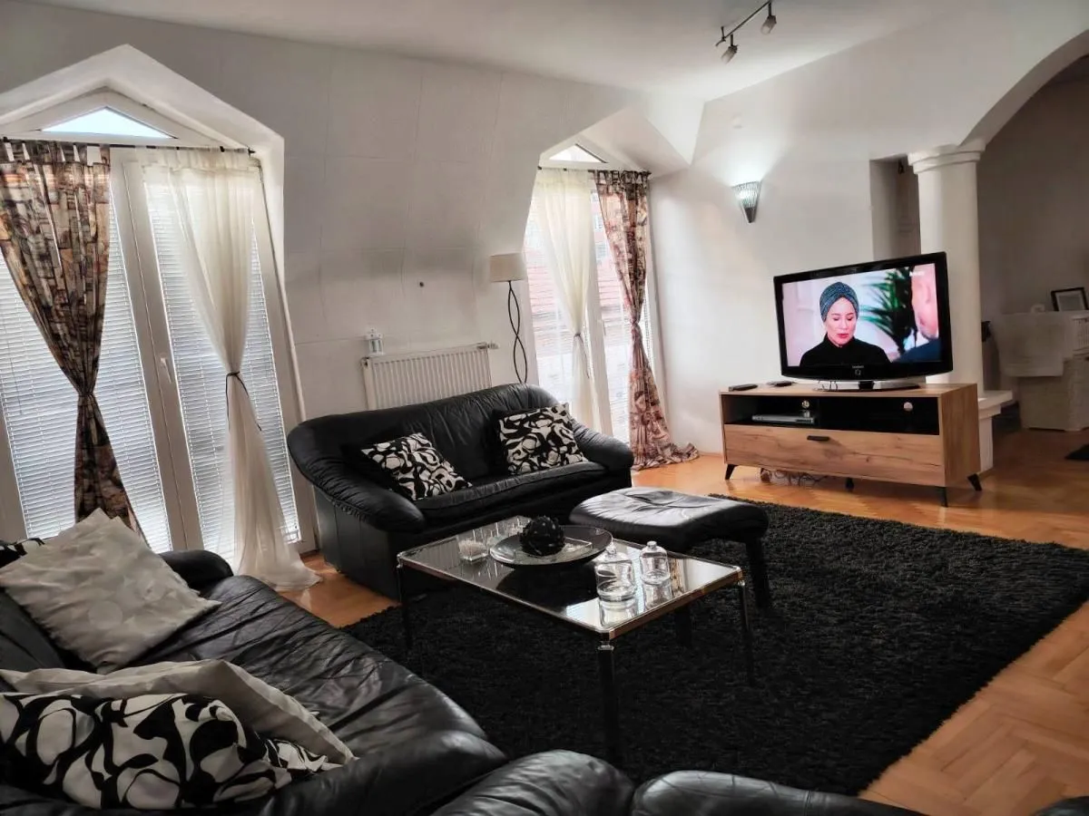 Izdavanje, trosoban stan, 90m², Centar, Niš
