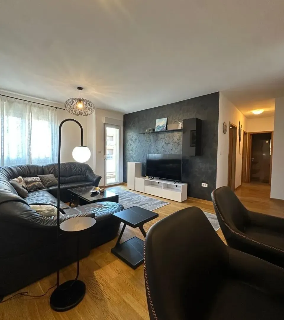 Izdavanje, dvosoban stan, 64m², City Kvart, Podgorica